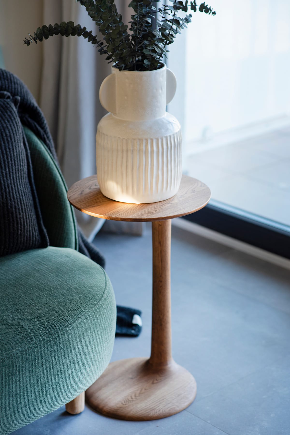 HOYA dębowy stolik boczny, pomocniczy